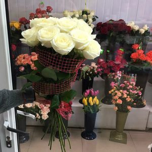 букет из 11 белых роз фото
