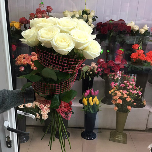 букет из 11 белых роз фото