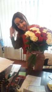 Букет красных и белых роз