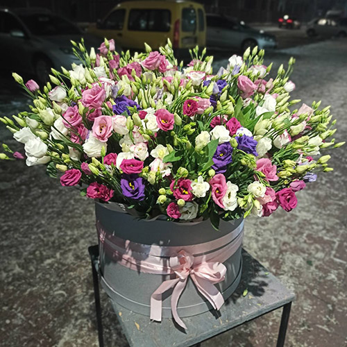 фото букета 101 эустома в коробке