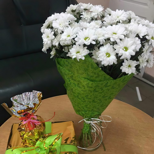 великий букет ромашок фото