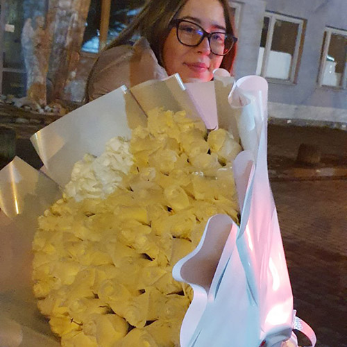 букет 101 белая роза фото