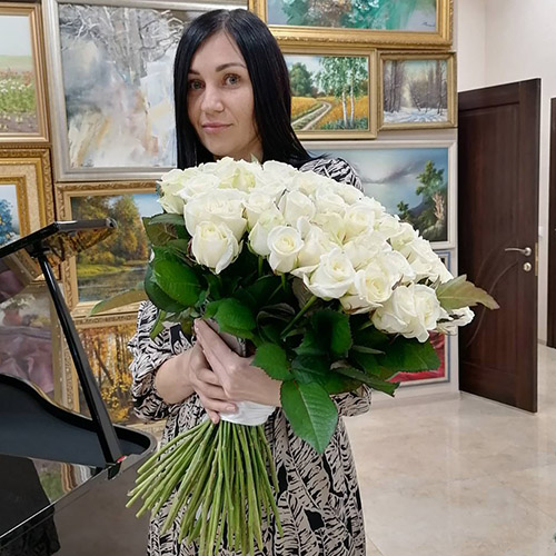 букет из 101 белой розы фото