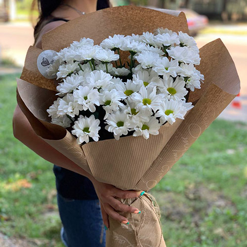 букет ромашковых хризантем на праздник фото