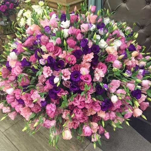 фото доставки 101 эустома в шляпной коробке