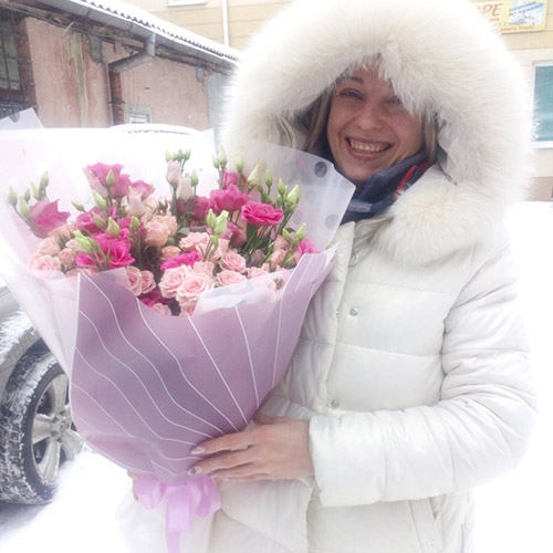 букет эустом и кустовых роз фото товара