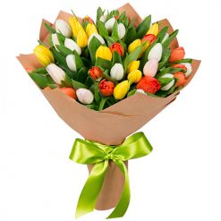 Фото товара 35 тюльпанов микс (красный, белый, жёлтый) в крафт в 35 тюльпанов микс (красный, белый, жёлтый) в крафт