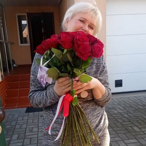 Фото товара 33 красные розы в !!Для добавления фото в галерею