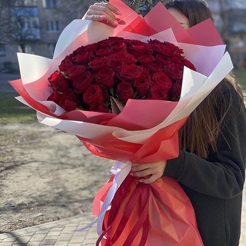 огромный букет роз на день рождения