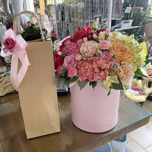 шляпная коробка с цветами