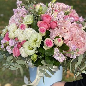 большой букет с гортензией на праздник фото