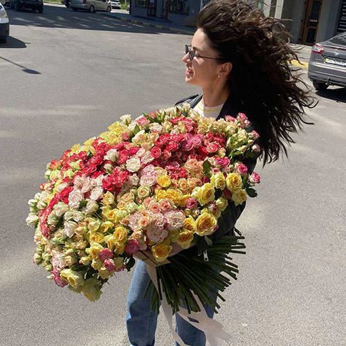 фото доставки букета 201 кустовая роза