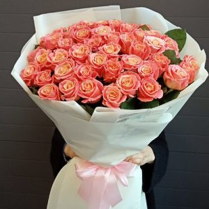 51 роза чайного цвета фото