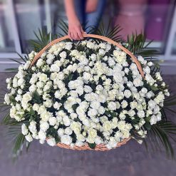 Товар «200 кущових троянд у кошику» у 200 кущових троянд у кошику | від «Букетик 24» Фото товару 200 кущових троянд у кошику у 200 кущових троянд у кошику