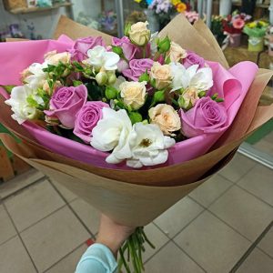 Красивый и недорогой букет цветов