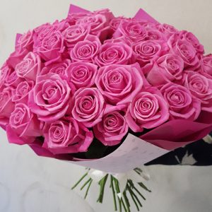 фото букета 51 троянда Аква