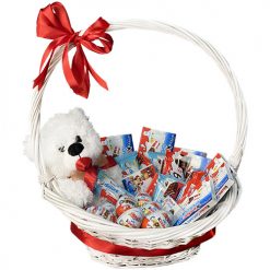 Фото товара Корзинка с киндерами в Корзинка с киндерами