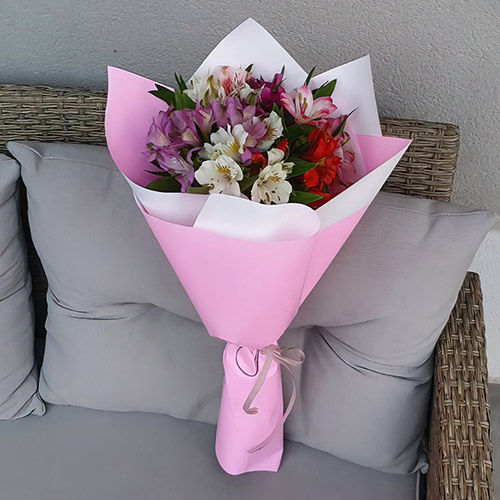 фотографія красивого букету квітів для дружини