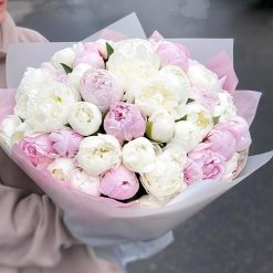 Товар «45 білих та рожевих півоній» у 45 білих та рожевих півоній | від «Букетик 24» Фото товару 45 білих та рожевих півоній у 45 білих та рожевих півоній